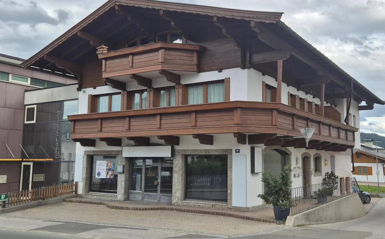 schoene-geraeumige-Gewerbeflaeche-